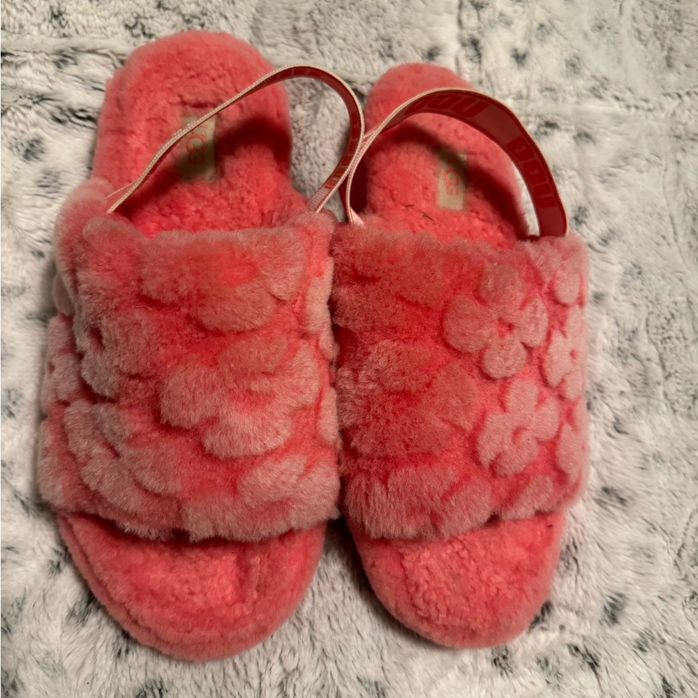 Ugg Fluff Yea Slides Pink Daisy Euc!! - image 1